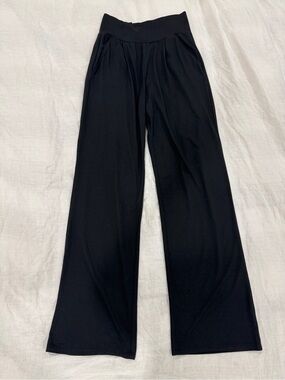 Vuori Black Straight Leg Pants